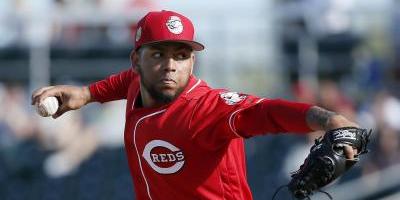 Hernán Pérez conectó par de triples y jonrón en victoria de Milwaukee