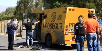 Camión de valores perdió una bolsa de dinero en la Costanera Norte