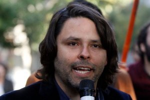https://www.publimetro.cl/cl/noticias/2017/08/18/mayol-lo-consiguio-frente-amplio-se-retracta-ahora-respaldara-mayor-distrito-10.html