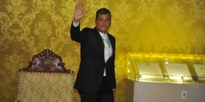 Rafael Correa llega a Argentina para recibir honoris causa en universidad Rafael Correa llega a Argentina para recibir honoris causa en universidad