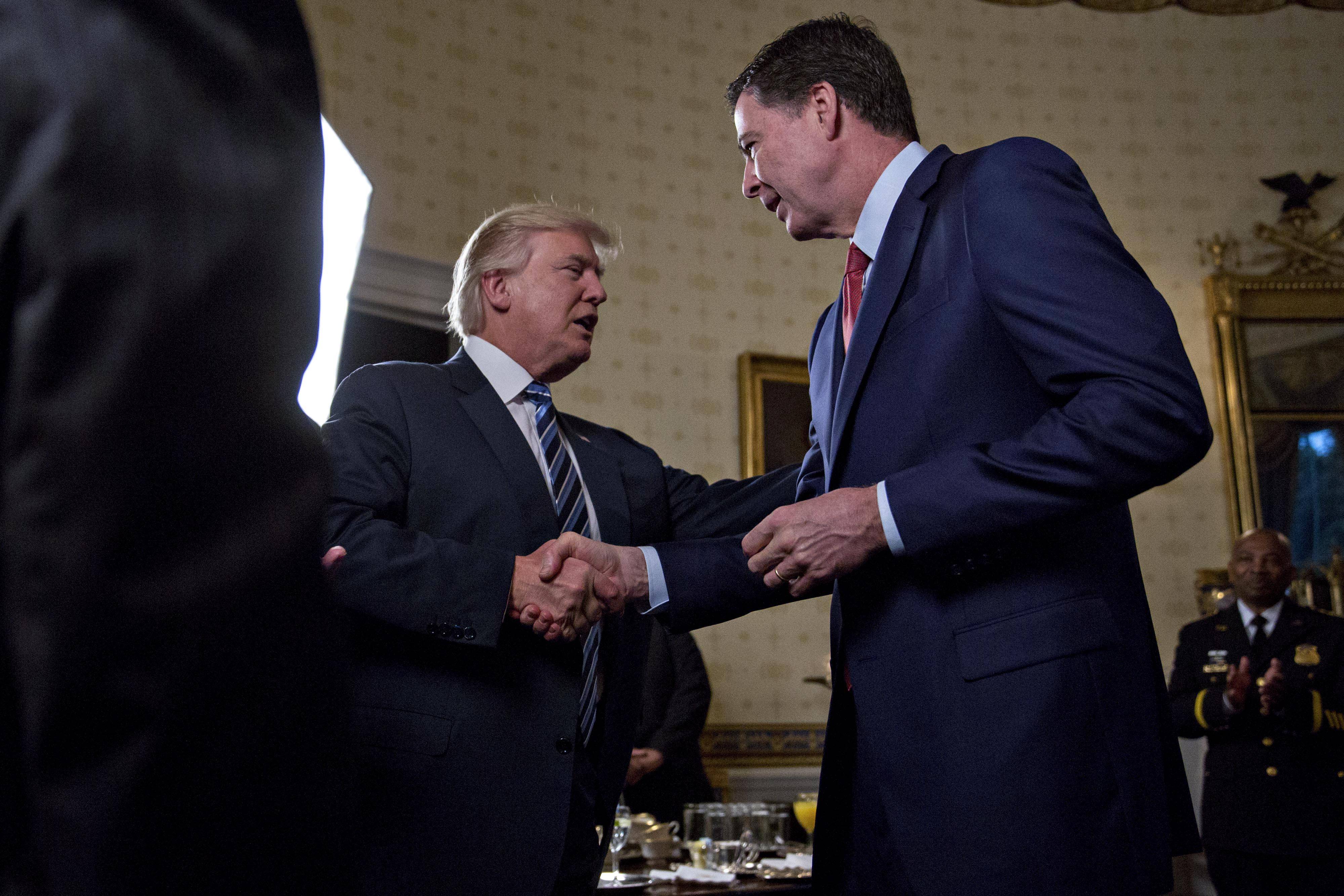 Donald Trump recibe al ahora ex director del FBI, James Comey, en la Casa Blanca.