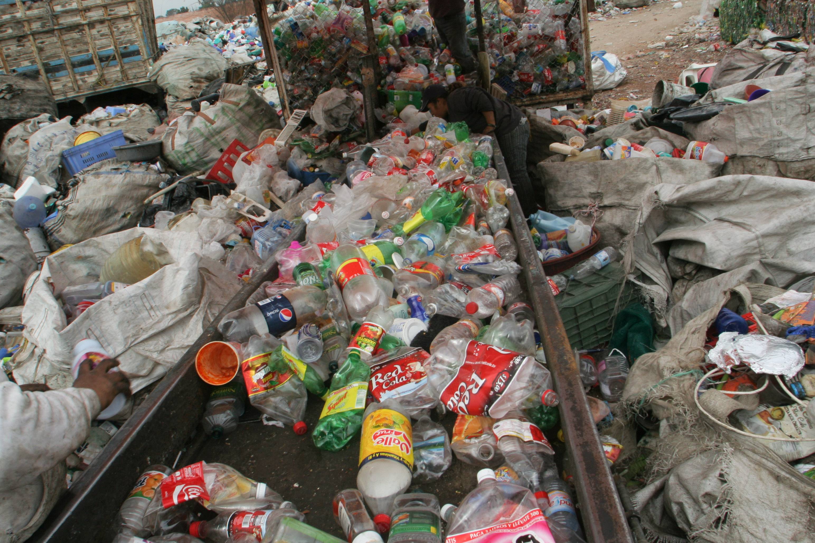 aumentobasuraplasticobotellas2.jpg