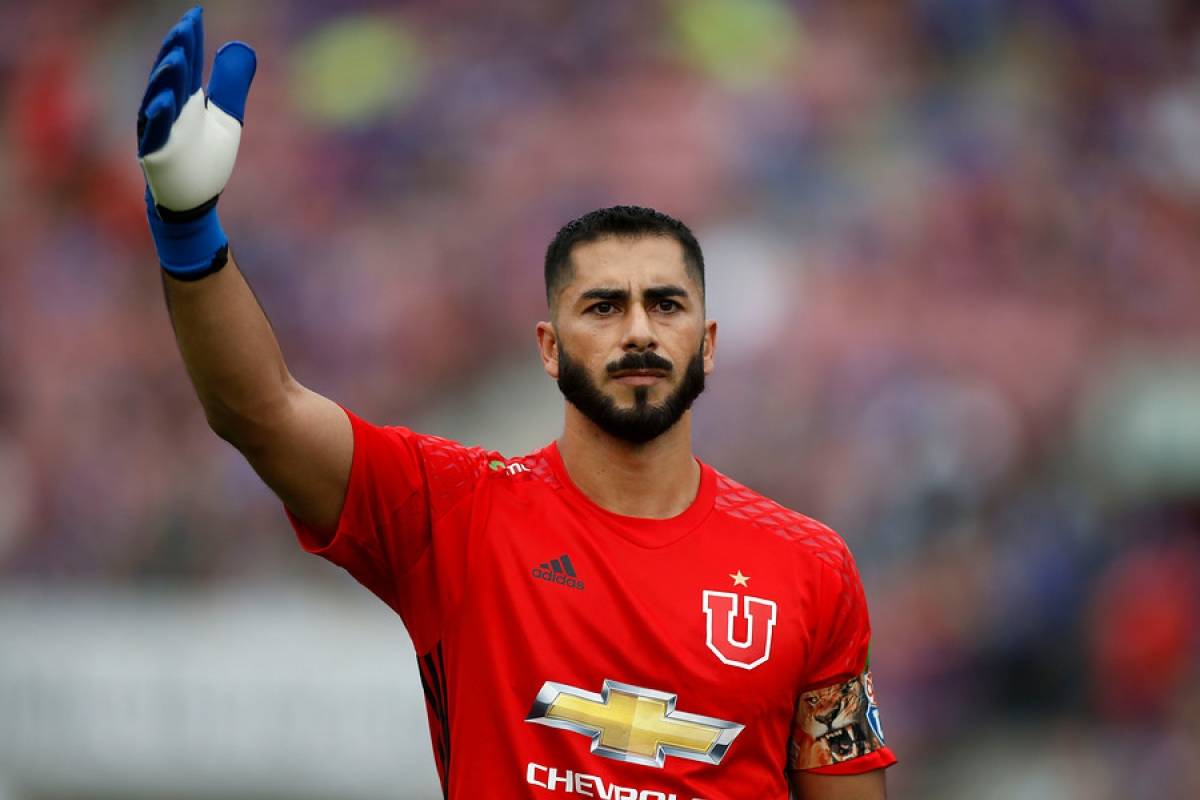 Cada Vez Mas Idolo Johnny Herrera Se Consolida Como El Azul Mas Ganador De La Historia De La U Publimetro Chile