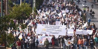 Campesinos exigen renuncia de Jimmy Morales en Guatemala Campesinos exigen renuncia de Jimmy Morales en Guatemala