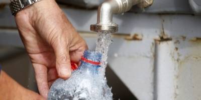 Corte de agua de emergencia afecta a 3 comunas del sector oriente Corte de agua de emergencia afecta a 3 comunas del sector oriente