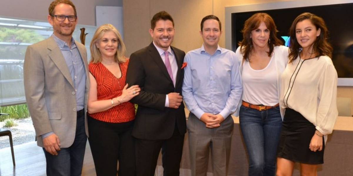 rebecca jones sara maldonado y ernesto laguardia llegan a tvazteca