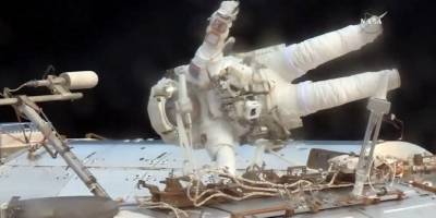 Descubren bacteria desconocida en Estación Espacial Internacional
