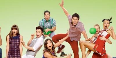 Actor de 'Glee' sorprende en Instagram con osado desnudo