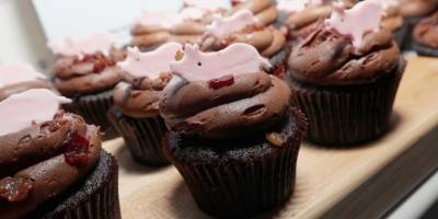 La abuela llevó cupcakes envenenados al kinder de su nieta