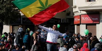 Con marcha exigen chilenos la legalización de la mariguana