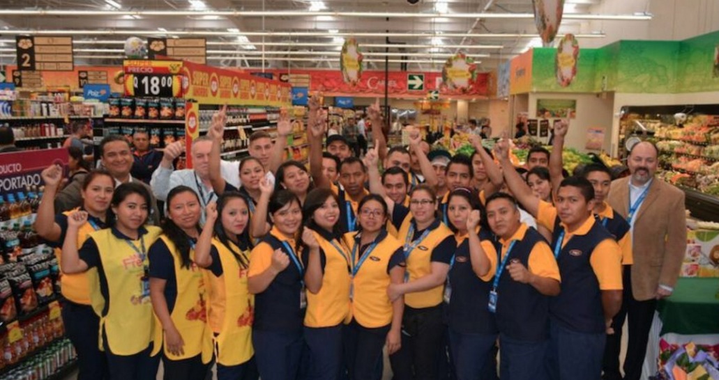 Empleados de la nueva tienda