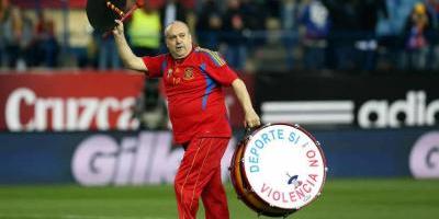 Conmoción en el fútbol: ¡Le robaron el bombo a Manolo!