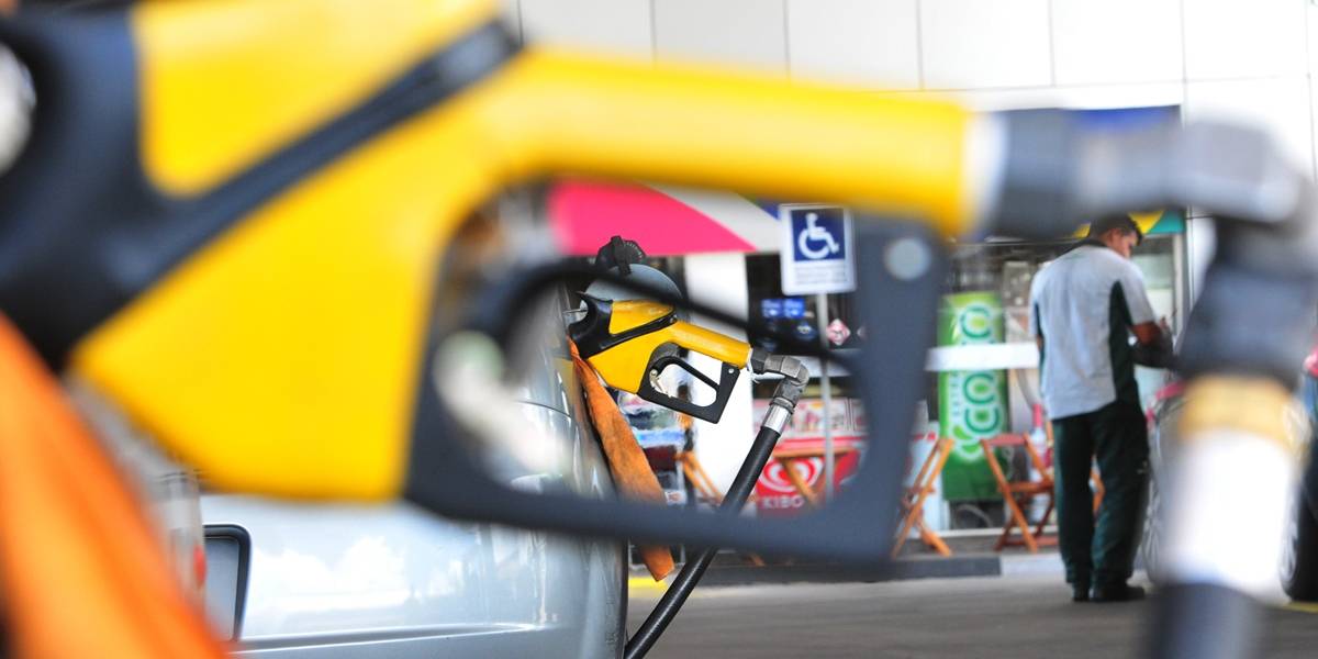 Resultado de imagem para Petrobras preço da gasolina