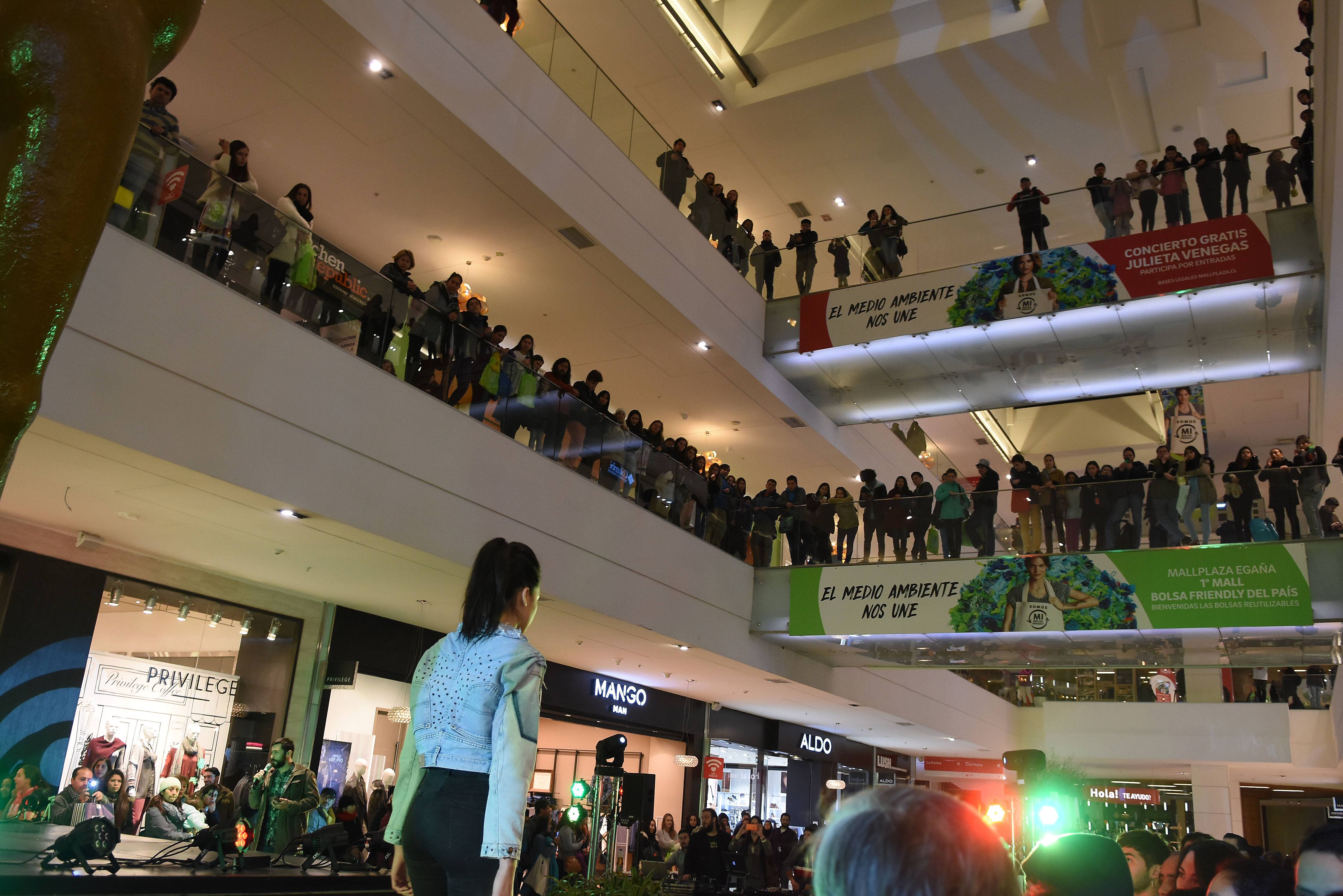 Mall Plaza