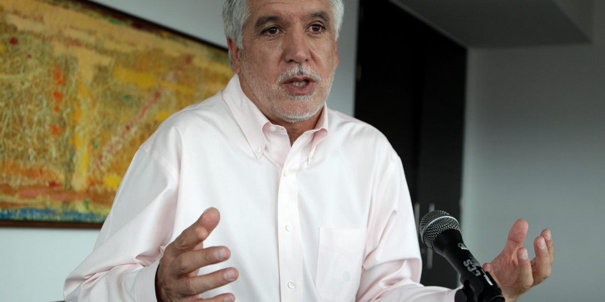 En firme proceso de revocatoria contra alcalde Peñalosa