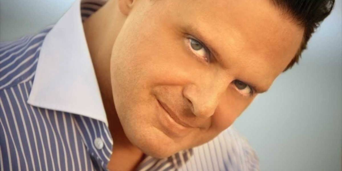 Luis Miguel regresa cantando con mariachi