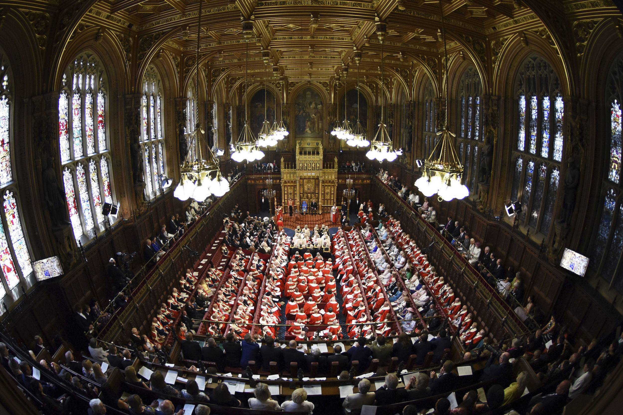 aptopix-britain-queenpuer.jpg