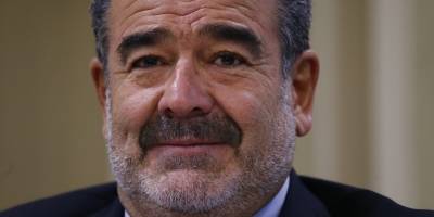 Luksic ofrece pasajes para la final de la Copa Confederaciones a tuitero
