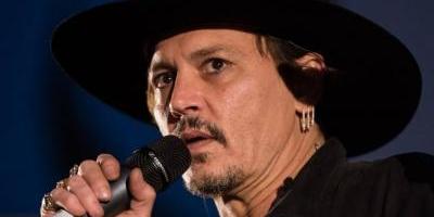 La polémica pregunta de Johnny Depp al público del festival de Glastonbury