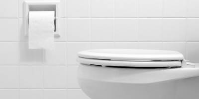 Encuentran un feto en el baño de un centro comercial en Colombia