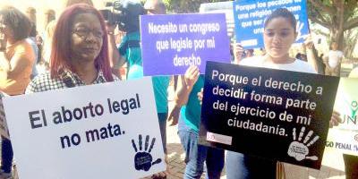 Marchan para exigir despenalización del aborto en República Dominicana