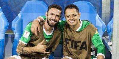 Layún festejó su cumpleaños y no se salvó del pastelazo