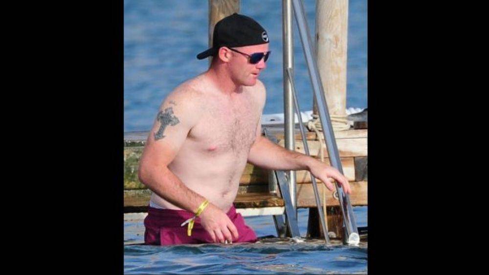 Las fotos de Rooney en Ibiza indignan a la afición del United
