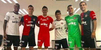 Los Zorros del Atlas presentaron sus nuevos uniformes