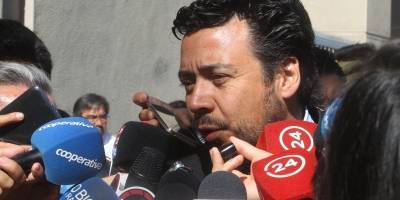 Fiscal Arias presenta recurso de protección contra el Fiscal Nacional
