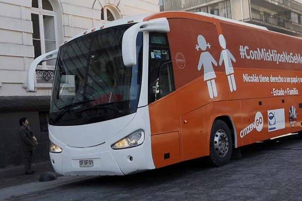 El regreso del "Bus de la Libertad": circulará por Santiago y Valparaíso y Fundación Iguales pide al Gobierno tomar postura