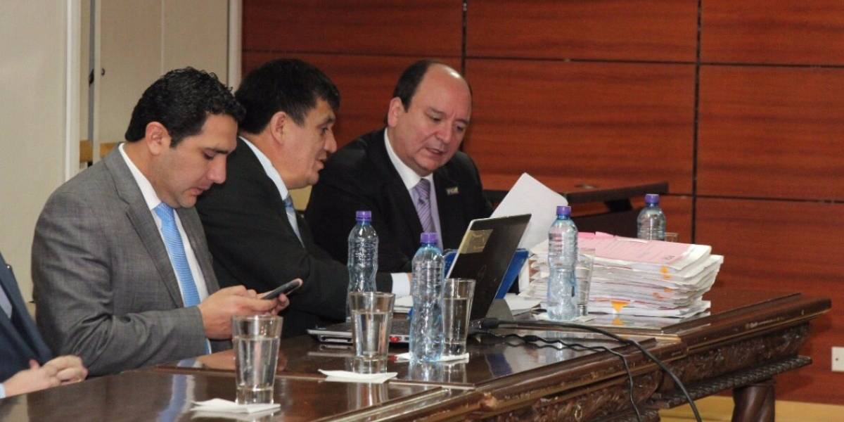 Dictan arresto domiciliario para padre de Alecksey Mosquera — Odebrecht