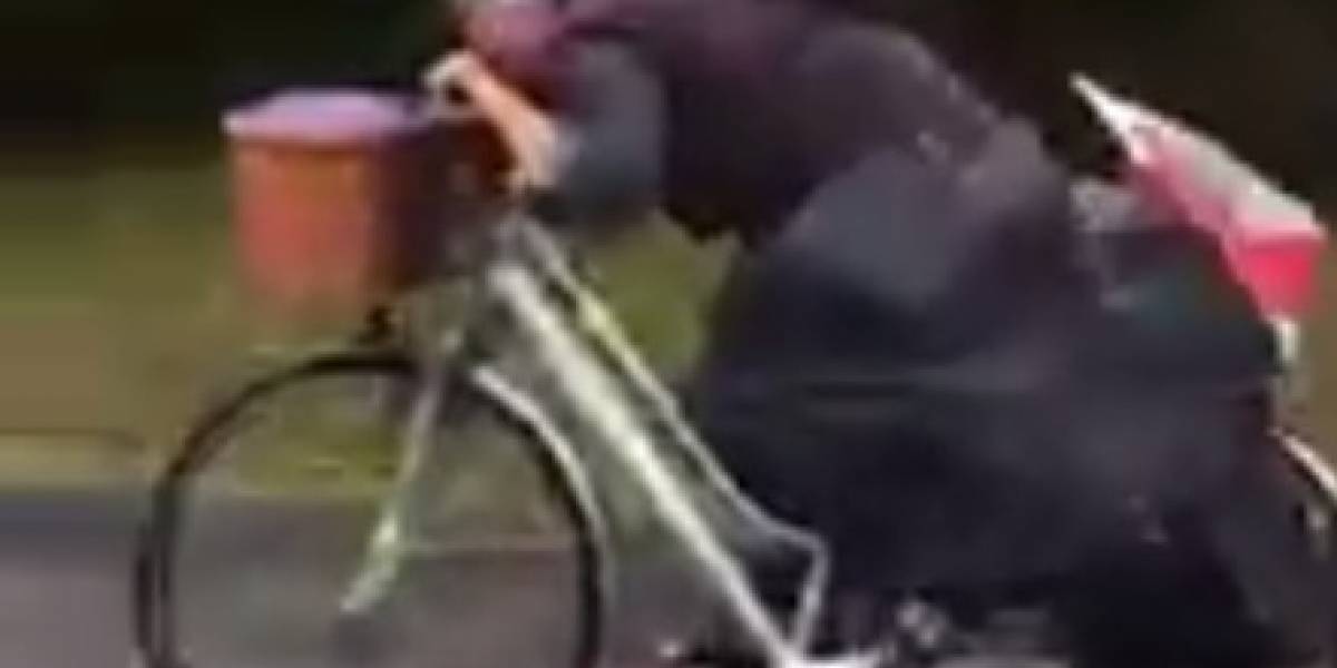 Viral monja manejando bicicleta como una profesional