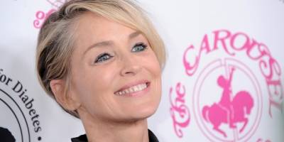 Difunden foto de Sharon Stone en bikini a sus 59 años