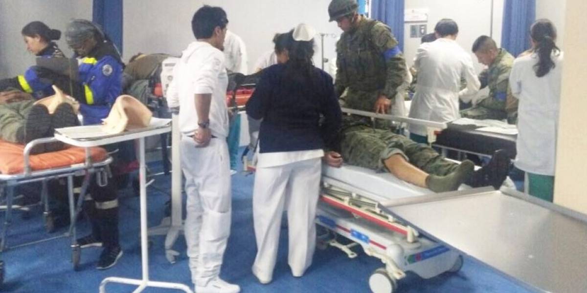 22 heridos tras accidente de camión militar en Ambato