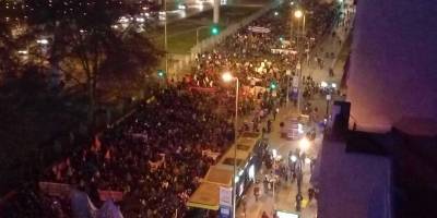 Multitudinaria marcha en Santiago a favor del aborto 'libre, seguro y gratuito'