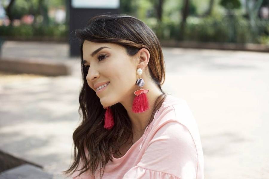 Así se veía Laura G cuando dio su primer beso