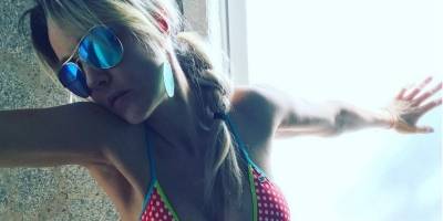Fey presume su espectacular figura con sexy foto en bikini — Instagram