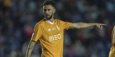 Presencia mexicana en la presentación y goleada del Porto