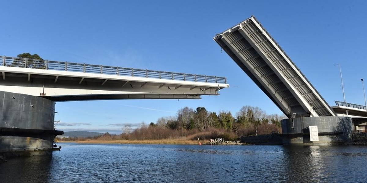 Este martes comenzará polémica prueba de carga en puente Cau Cau