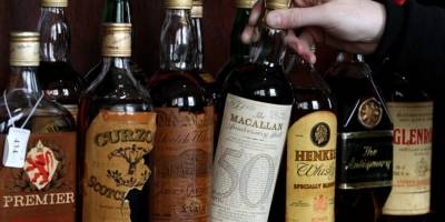 Turista pagó ¡10 mil dólares! por un vaso de whisky