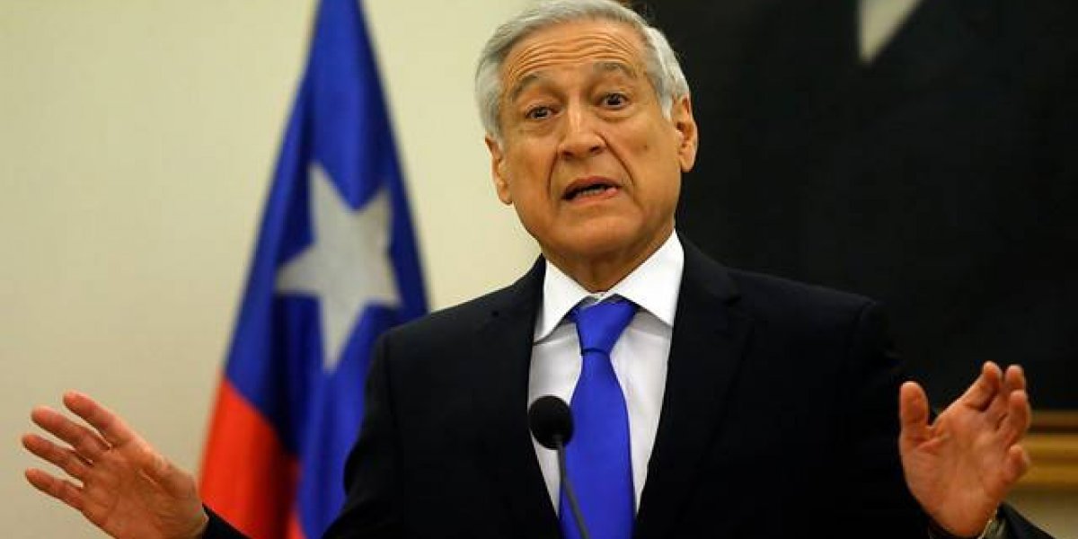 Canciller chileno se