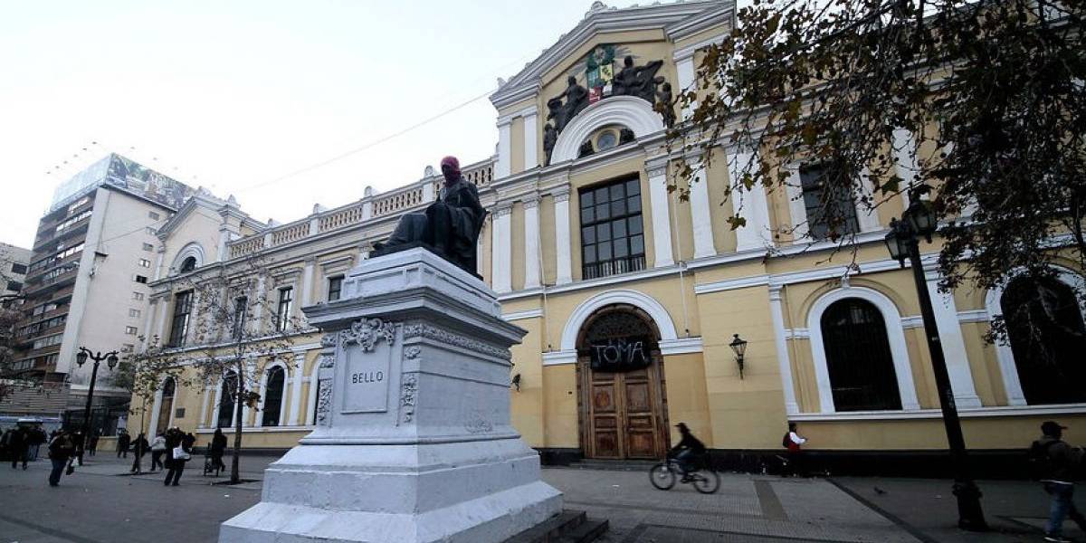 Dos universidades chilenas entre las 500 mejores del mundo — Ranking de Shanghai Dos universidades chilenas entre las 500 mejores del mundo — Ranking de Shanghai