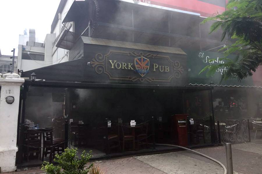 Se incendia bar en Avenida Chapultepec, no se reportan heridos