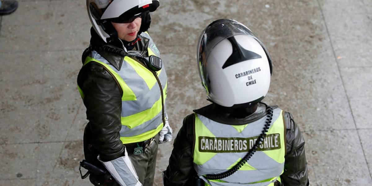 Carabinera grave tras recibir puñaladas durante asalto en la comuna de Santiago