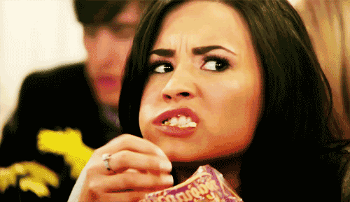 Demi Lovato comiendo Demi Lovato comiendo
