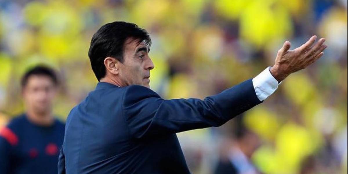 Bajas en delantera y defensa para eliminatorias — Ecuador Bajas en delantera y defensa para eliminatorias — Ecuador