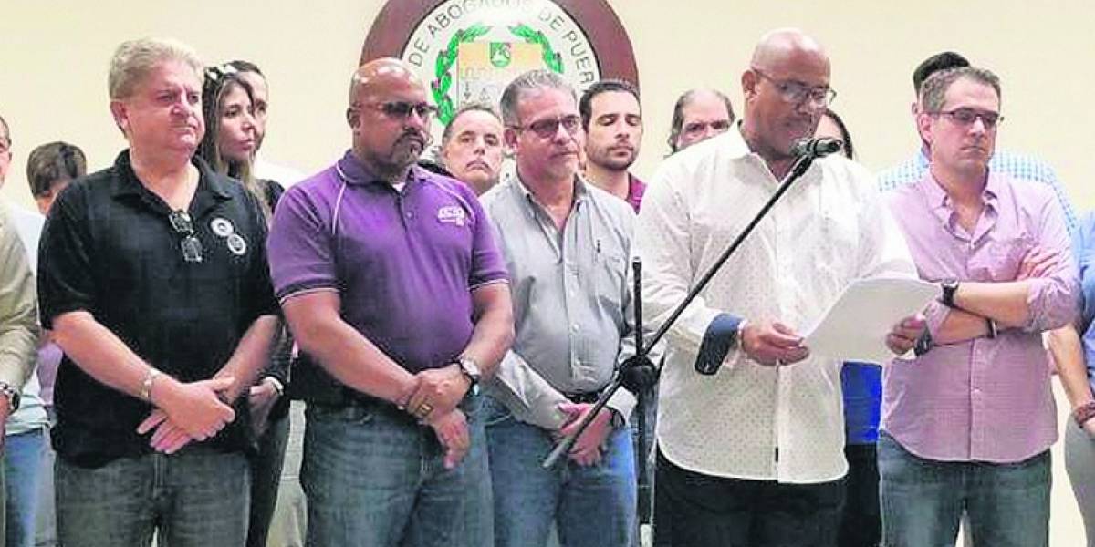 Gobernador viaja a Dallas para reunirse con la Junta