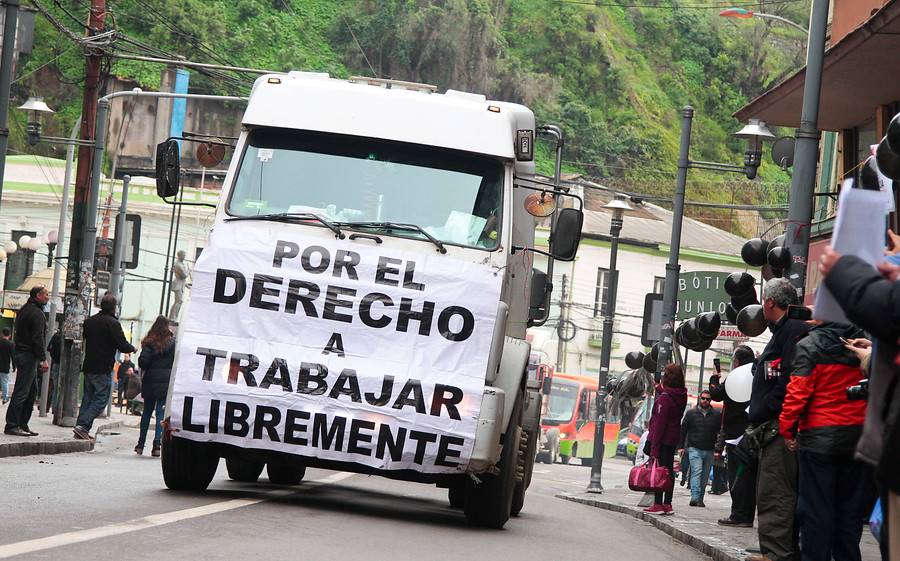 Camioneros marchan en Valparaíso