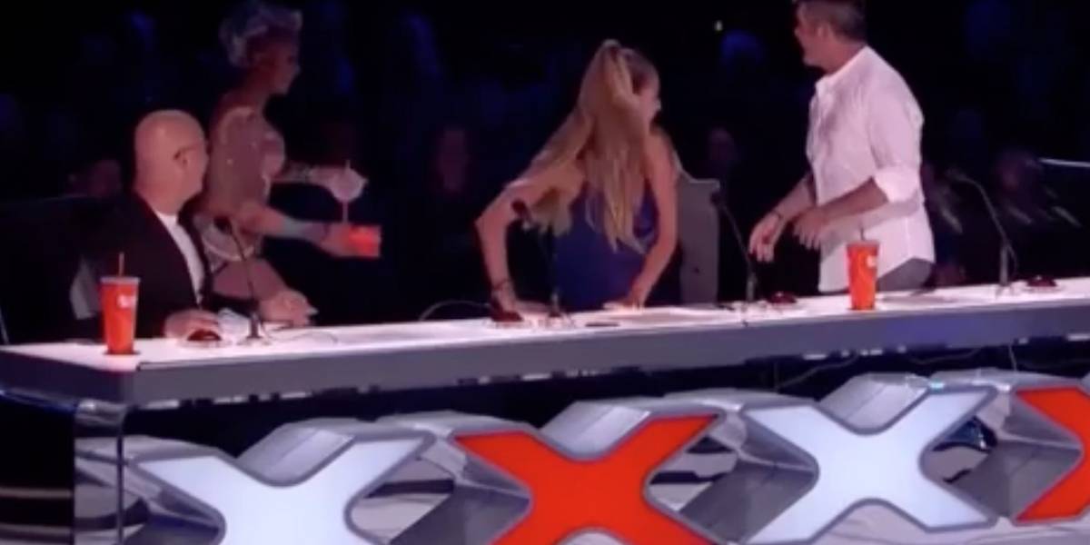 Mel B le lanzó un vaso con agua a Simon Cowell en