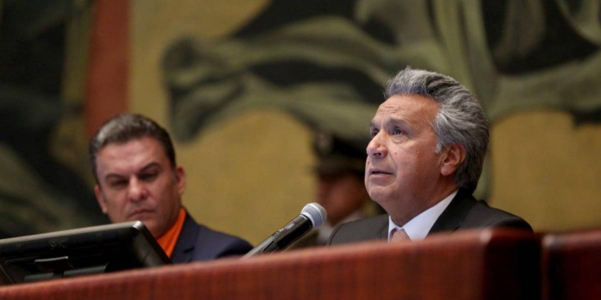 Entrega presidente Ecuador a Parlamento proyecto a favor de la mujer
